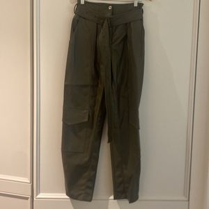 Low Classic vegan leather cargo pants in army green. Sz Small